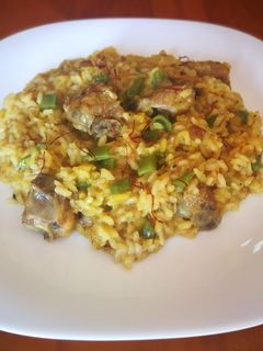 Una foto de Risotto con costillas de cerdo al azafrán