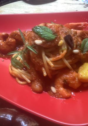 Une photo de 🦐Spaghettis sauce crevettes 🦞anchois marinés