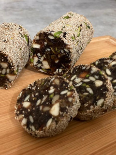 A picture of Date-Dry Fruit Roll.