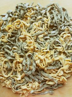 Foto di Tagliatelle Paglia e fieno
