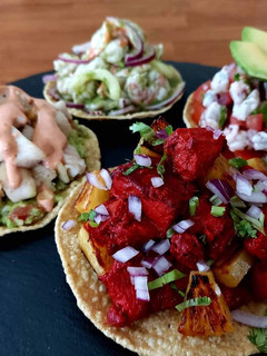 Una foto de Tostadas de mariscos