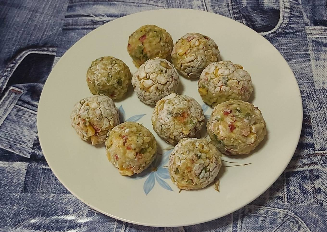 Albóndigas de arroz y verduras