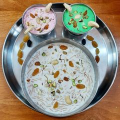 A picture of Vermicelli kheer.