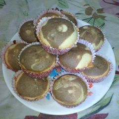 A picture of Children's special marbal cupcakes.