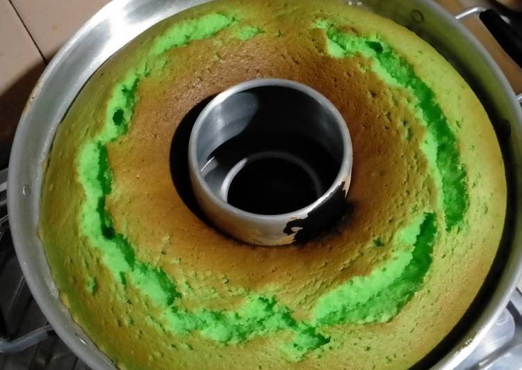  Resep  Bolu  pandan  meletek anti  gagal  oleh Ade Cookpad