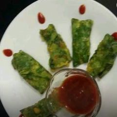 A picture of Cheesy spinach bundles.