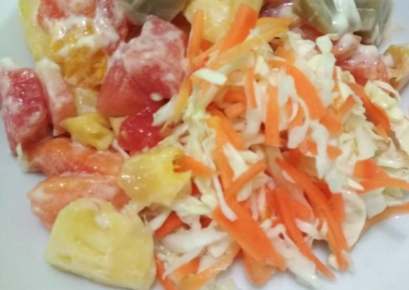 Mix salad (sayur dan buah)