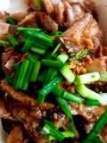 ไก่ผัดกระเทียม
