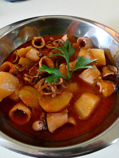 Una foto de Calamares a la riojana con patatas