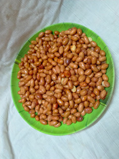 તળેલા શીંગદાણા(Fry peanuts Recipe in Gujarati) રેસીપી મુખ્ય ફોટો