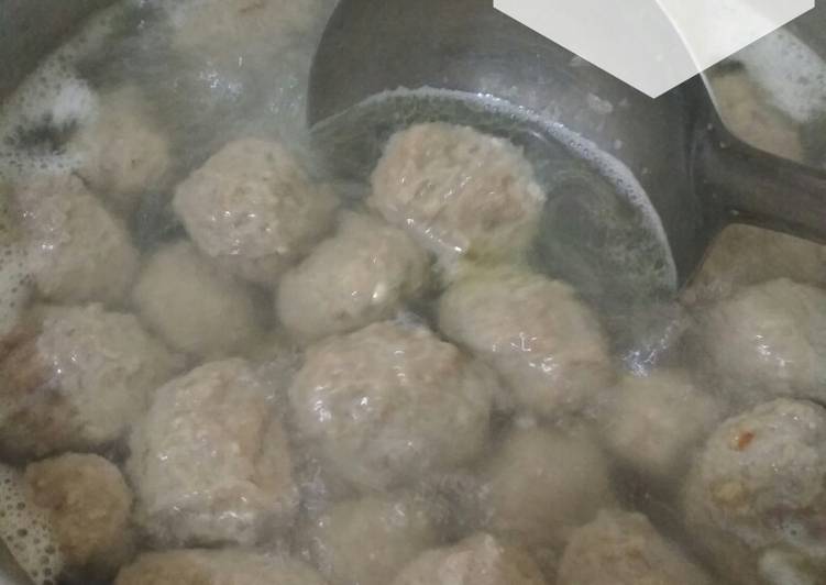 Cara Gampang Menyiapkan Bakso Sapi Homemade, Bisa Manjain Lidah