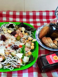 Una foto de Ensalada "cómoda"