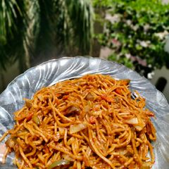 A picture of Veg chowmin.