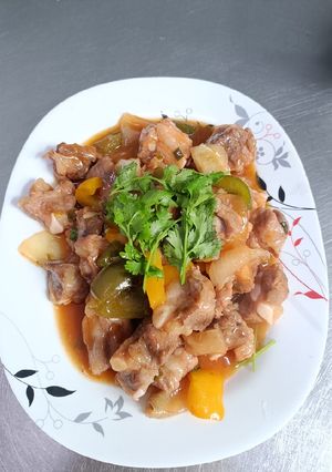 Hình của món Sườn xào chua ngọt.
