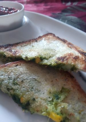 A picture of Spinach sandwich.