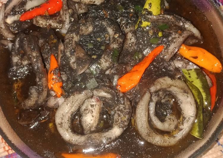 Cumi masak hitam pedas