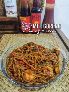 Gambar Mee Goreng Udang bersama Bayam