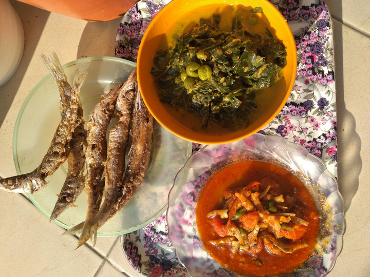 Wajib coba! Bagaimana cara membuat Menu harian: sayur gulai daun ubi, sambal teri jos &amp;amp; ikan goreng yang lezat