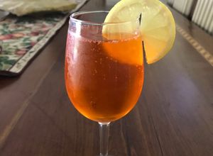 Una foto de Aperol spritz