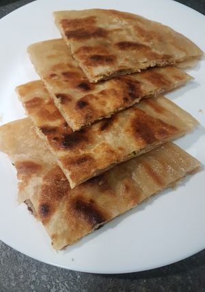 A picture of Chicken cheese paratha.