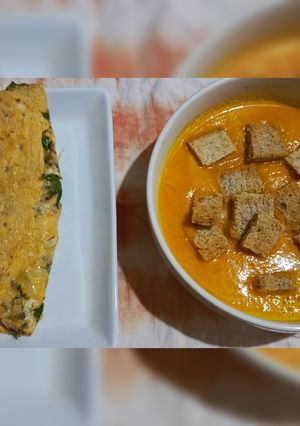 Foto resep Seri resep rendah kalori : sup krim wortel & telur dadar gulung selada
