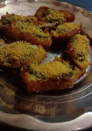 आलू कॉर्न पेट्रो (aloo corn petro recipe in Hindi) रेसिपी मुख्य फोटो