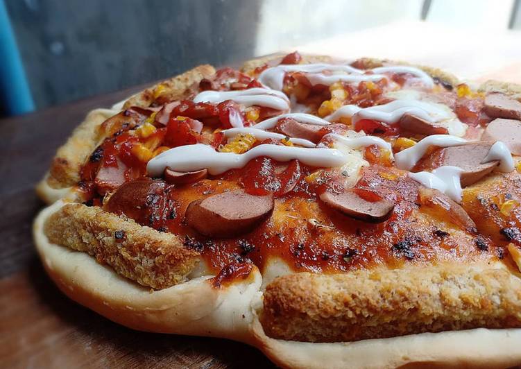 Resep masakan Pizza homemade pinggiran nugget | Langkah Membuat Pizza homemade pinggiran nugget Yang Enak Dan Lezat