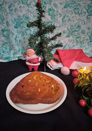 A picture of Plum cake.