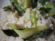 Une photo de asperge verte