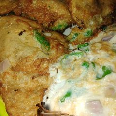 A picture of Fried Matzoh and egg(Gurasa da Kwai).