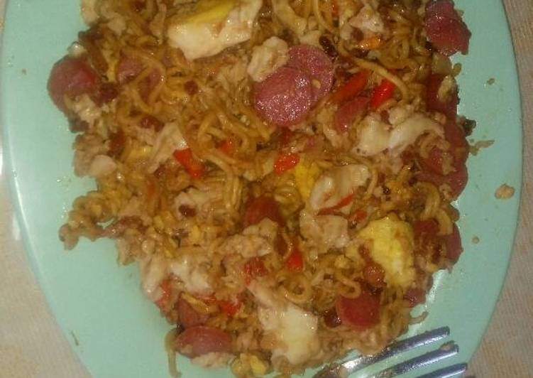 Resep Mie instan sosis telur pedas Anti Gagal