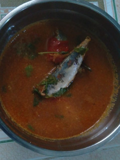 நெத்திலி மீன் குழம்பு (Nethili meen kulambu recipe in tamil) செய்முறை முக்கிய புகைப்படம்