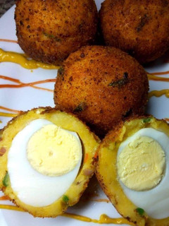 Egg into potatoes ainihin hoton girkin