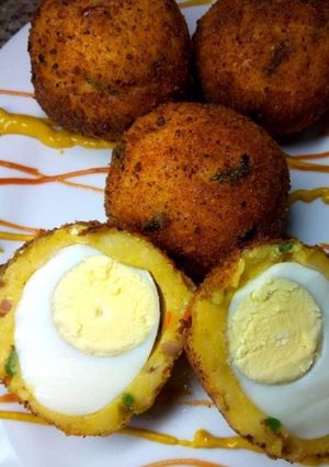 Egg into potatoes ainihin hoton girkin