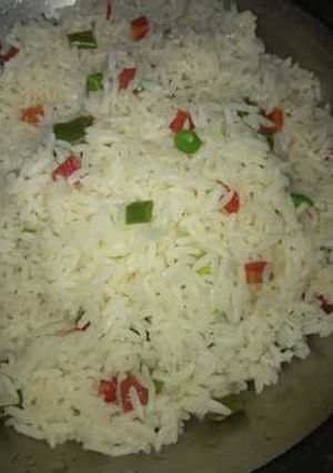 মিক্সড ভেজিটেবল ফ্রায়েড রাইস (mixed vegetable fried rice recipe in Bengali) রেসিপির প্রধান ছবি