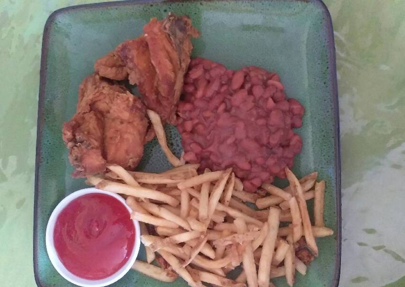 Pollo rostizado con frijoles y papas