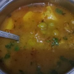 A picture of Aloo matar ki sabji.