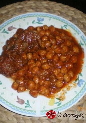 A picture of Beef with chickpeas.