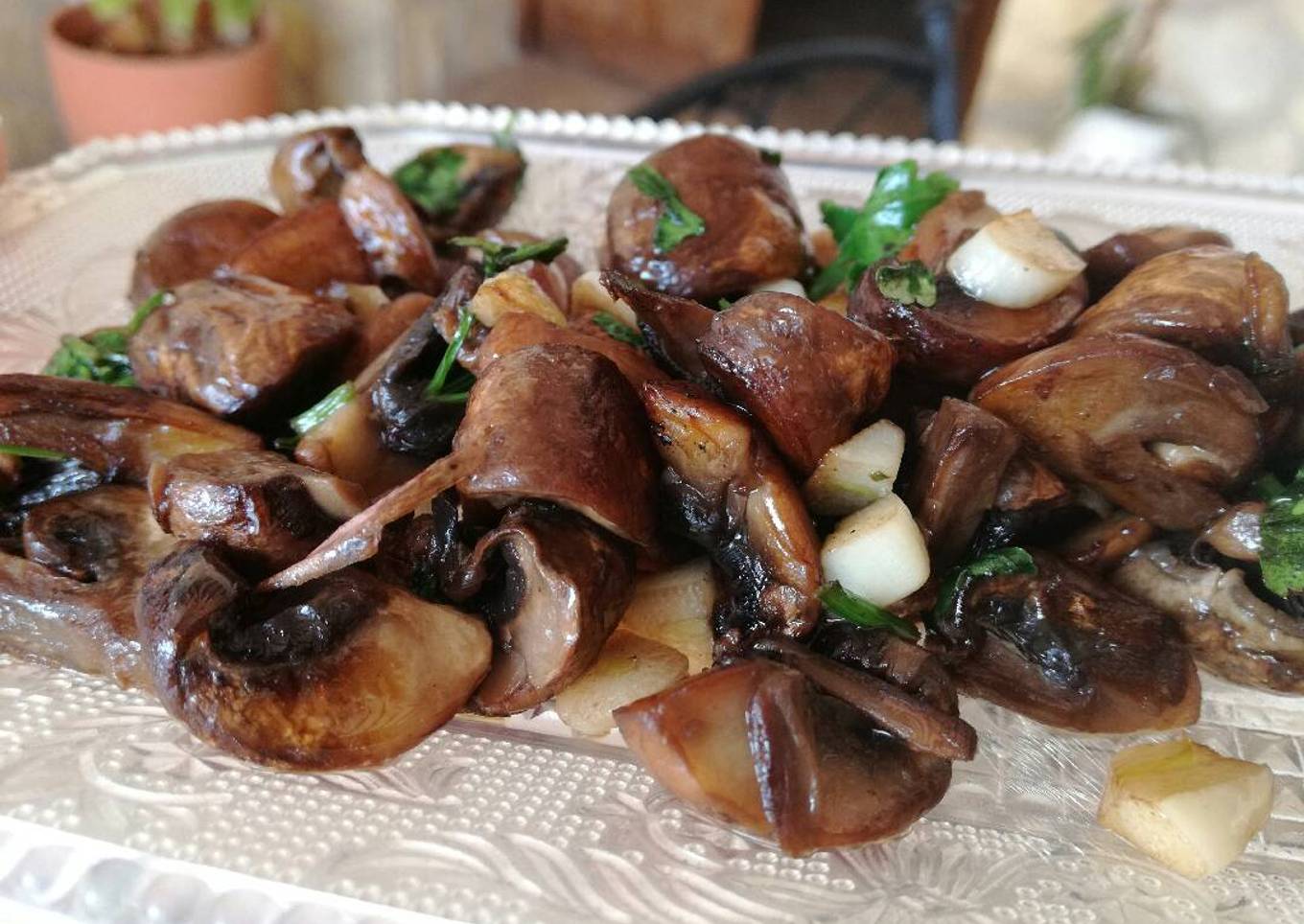 Champiñones al ajillo