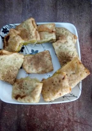आलू पॉकेट्स (Aloo pockets recipe in hindi) रेसिपी मुख्य फोटो