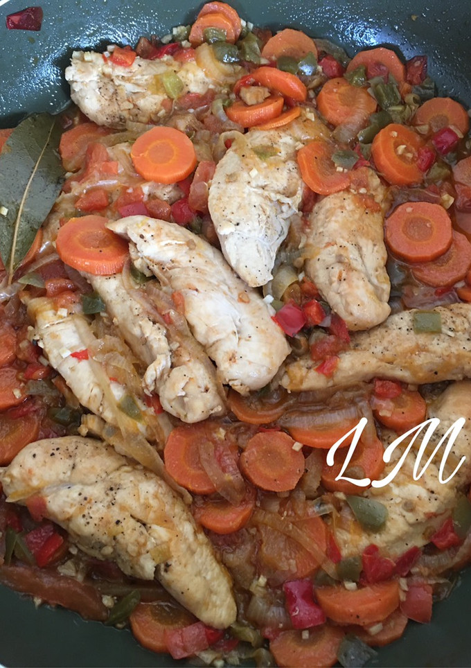 Una foto de Pollo en salsa