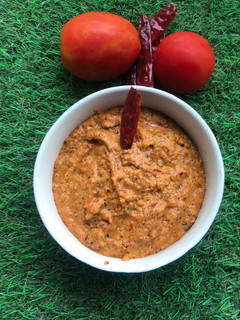 प्याज़ टमाटर की साऊथ इंडियन चटन(pyaz tamater ki south indian chutney recipe in hindi) रेसिपी मुख्य फोटो