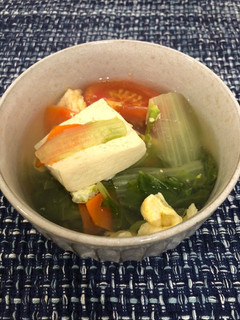 清爽簡單的番茄青菜豆腐湯 的食譜成品照片