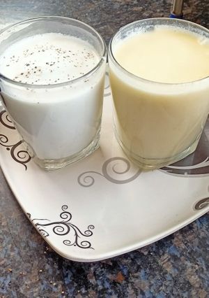 A picture of Mango Elaichi lassi and salted lassi.
