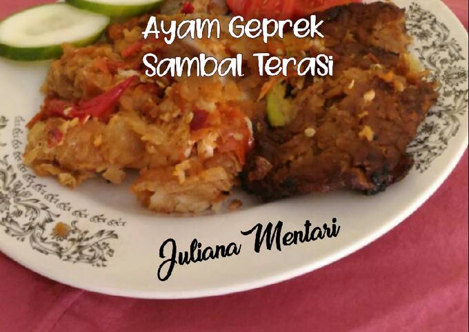 Ayam Geprek Sambal Terasi