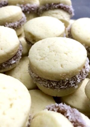 Una foto de Alfajores de maicena caseros