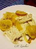 Lubina al horno con cama de patatas y cebolla