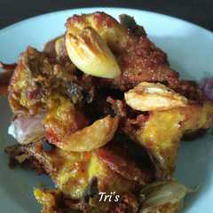 A picture of Ayam Goreng Bawang Putih.
