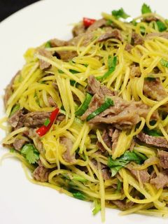 Hình của món Nộm xoài bắp bò.