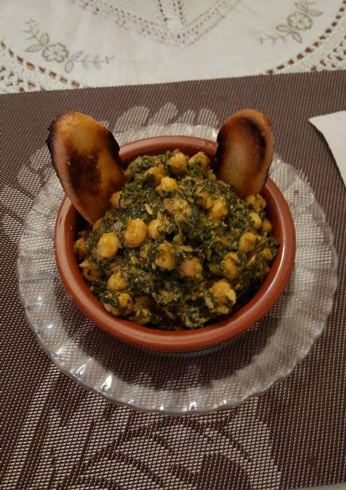 Una foto de Garbanzos con espinacas